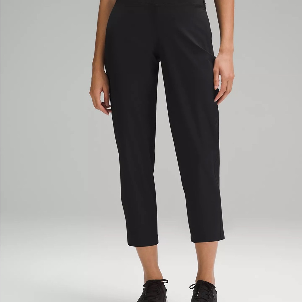 Lululemon Black Warpstreme Multi-Pocket Mid-Rise Golf Crop 24"